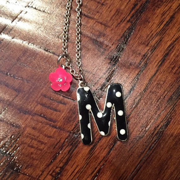 Cute M necklace - Picture 1 of 2